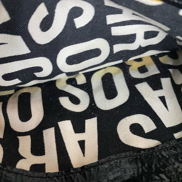 MARC JACOBS wallet. Black. Gold Hardware. Multiple compartments on both sides. - Picture 7 of 7